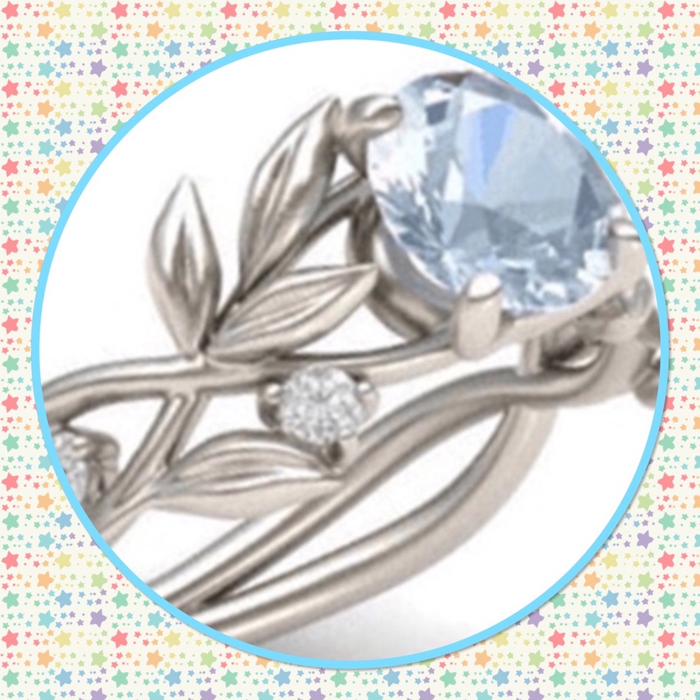 ❄️New❄️Beautiful Antique Silver Tone Blue Crystal